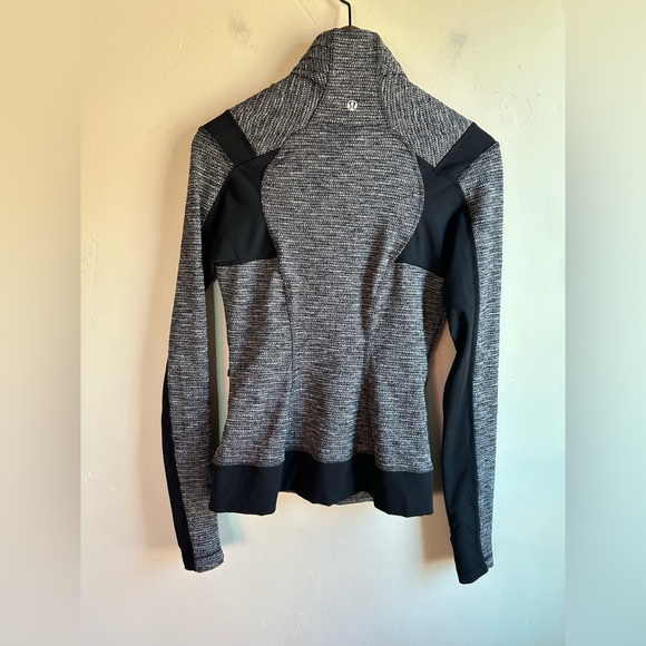 Lululemon BHAKTI Yoga JACKET women 6 Luxstreme double Zip Wrap thumbholes EUC - Picture 5 of 15